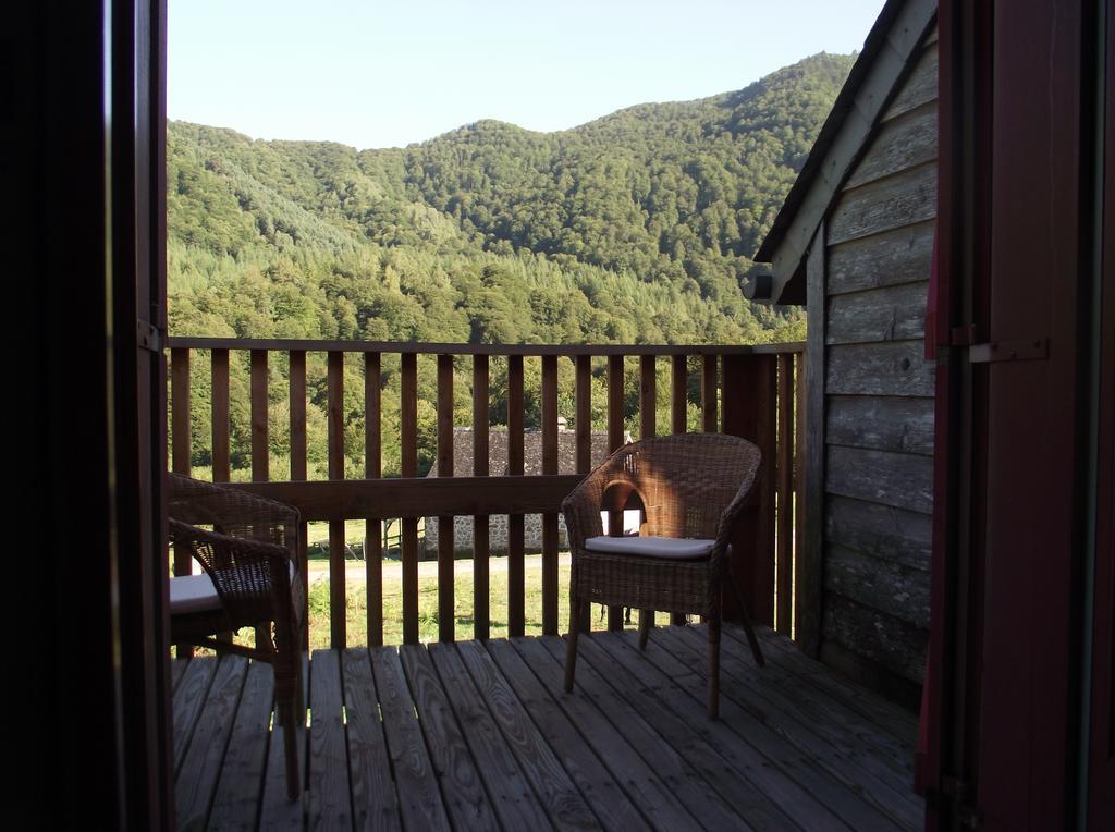 Les Chalets De La Foret D'Issaux Osse-en-Aspe Zimmer foto